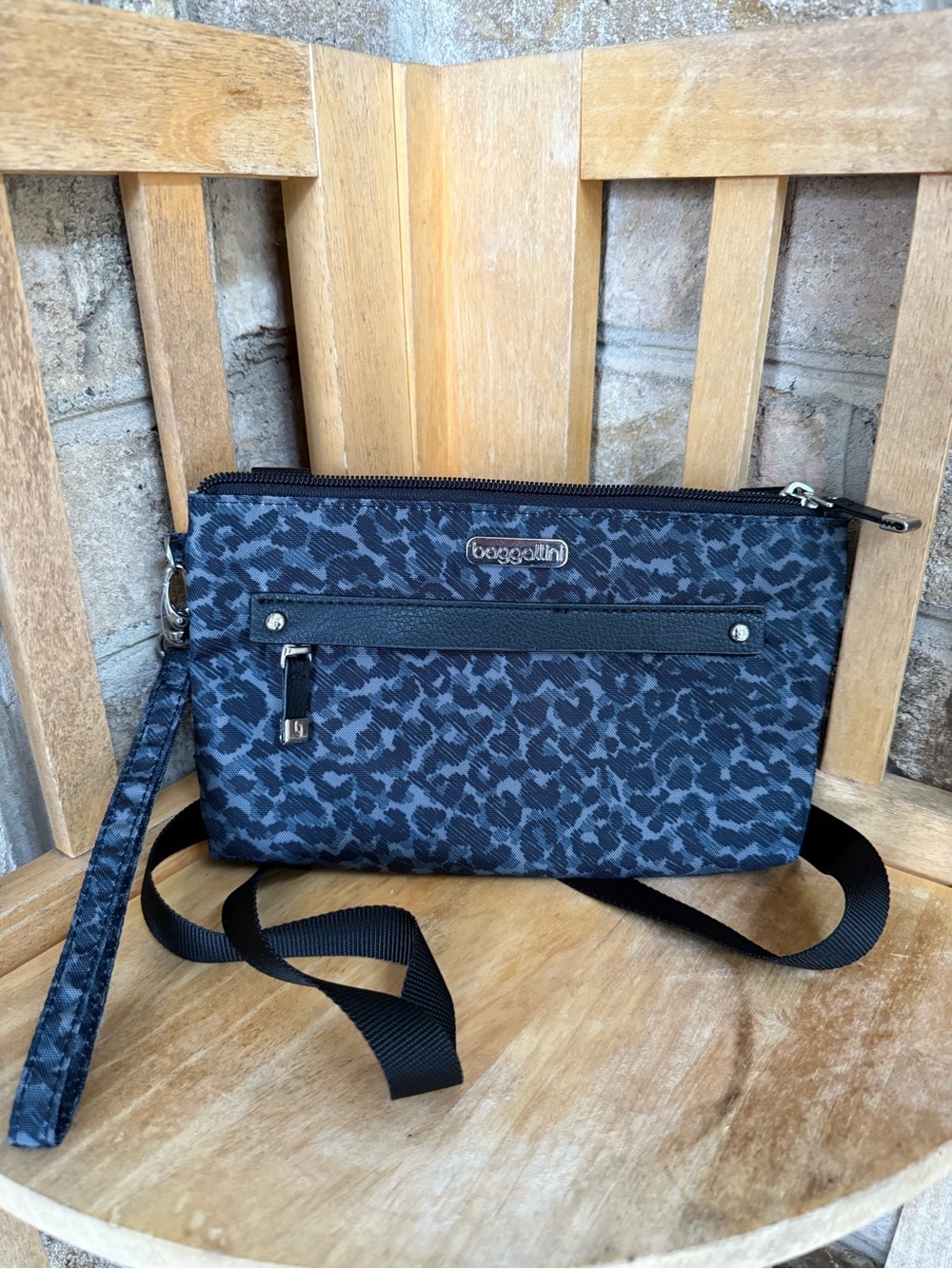 Baggallini Blue Animal Print Compact Crossbody or Wristlet